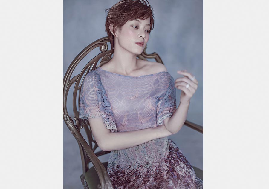 Sun Li graces cover of <EM>Vogue</EM>