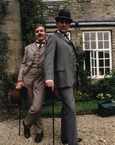 重溫經(jīng)典：柯南·道爾英文原著中的福爾摩斯