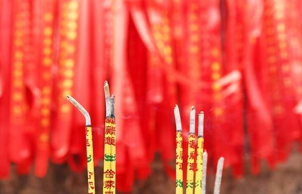 貪官們犯的那些事兒，用英文咋說(shuō)？