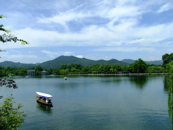 春天，一起來讀詩，雙語的！