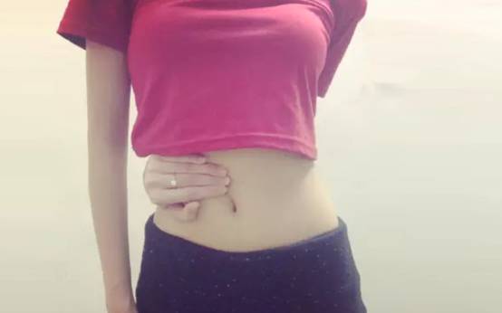 哭！夏天還沒到就開始流行A4腰了！