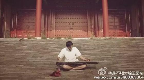 像最強(qiáng)大腦“水哥”這樣的神級人物，要用怎樣的英文詞來形容