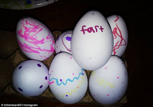 屁蛋、無頭兔…網(wǎng)民熱衷于分享“復(fù)活節(jié)敗筆”