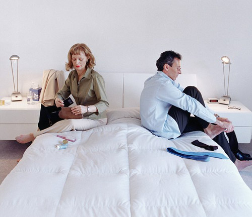 配偶是否有外遇？看看床墊就知道