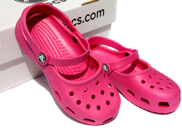 專家:“洞洞鞋”不宜久穿