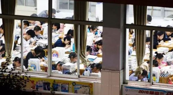 看看外媒報道中國高考的用詞，目測已被嚇壞