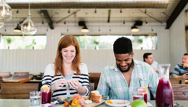 午飯沒(méi)“飯友”所以“恐懼癥”？