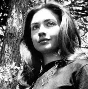 克林頓為妻站臺，自曝與希拉里的戀愛史