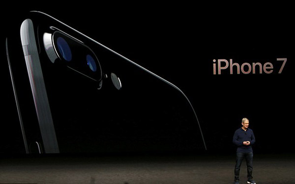 庫克高歌視頻暖場(chǎng)iPhone 7發(fā)布會(huì)