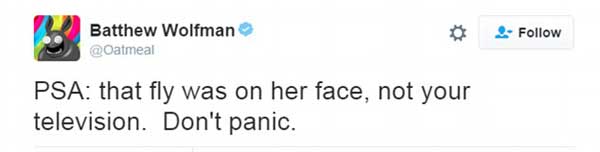 網(wǎng)友炸了：蒼蠅落在臉上也無感，希拉里是機(jī)器人？