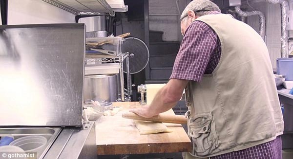 真正的“外婆家”:餐廳聘用來自世界各地的奶奶們做廚師