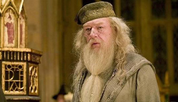 羅琳暗示鄧布利多將在《神奇動(dòng)物》系列電影中回歸