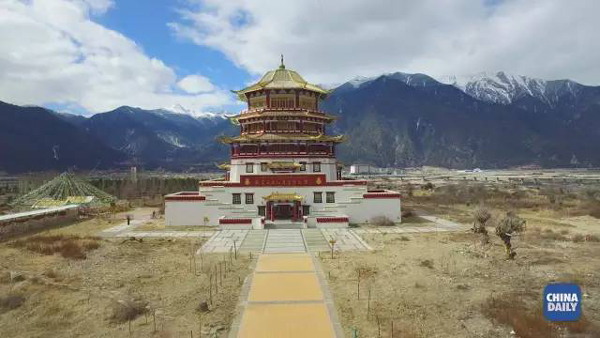 小康之路：他們曾經(jīng)是伐木人，如今卻成了護(hù)林員和藏香廠老板丨解碼中國