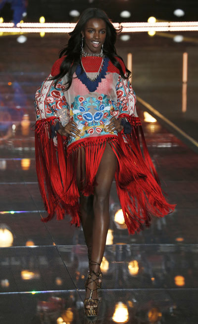 “維密”模特身材養(yǎng)成記(組圖)