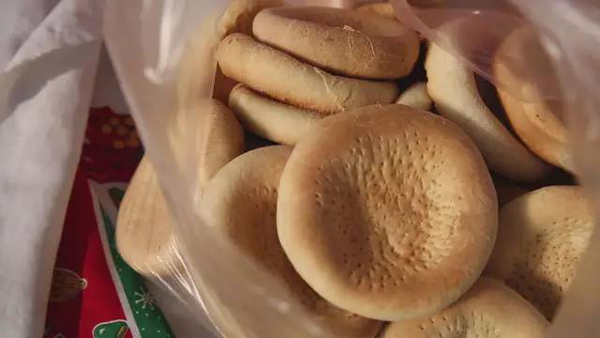 你的烤馕、野蜂蜜和土雞蛋到了?？瓷衬〈迦绾瓮孓D(zhuǎn)電商丨解碼中國