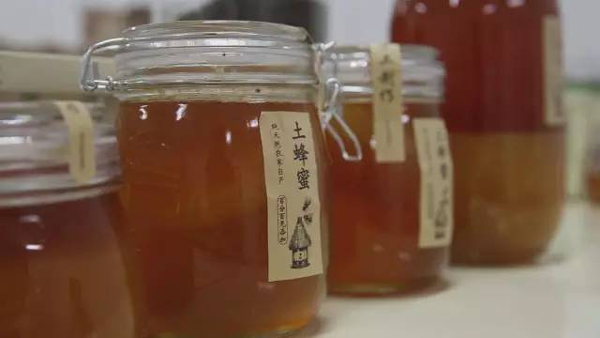 你的烤馕、野蜂蜜和土雞蛋到了?？瓷衬〈迦绾瓮孓D(zhuǎn)電商丨解碼中國