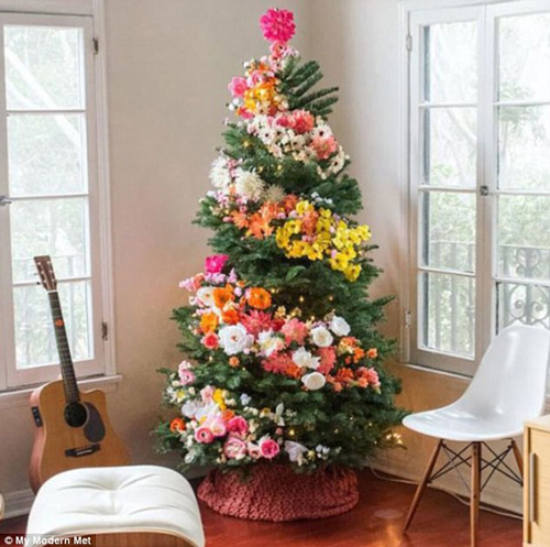 還在擺放傳統(tǒng)的圣誕樹？快來試試圣誕“枕”、圣誕“書”和圣誕“花”！