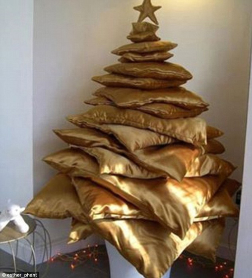 還在擺放傳統(tǒng)的圣誕樹？快來試試圣誕“枕”、圣誕“書”和圣誕“花”！