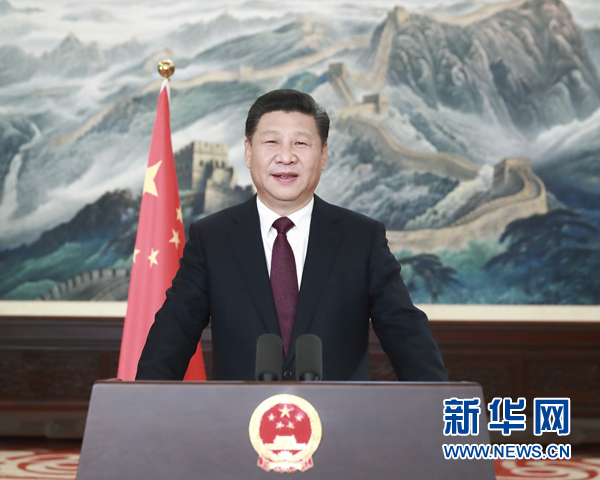 專家點評：“擼起袖子加油干”有幾種譯法？