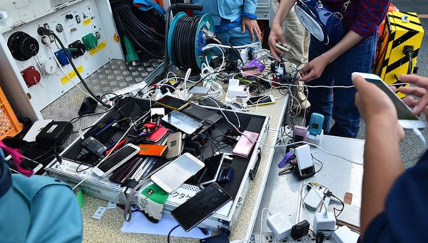 三星手機的救星？自帶“滅火器”的電池問世