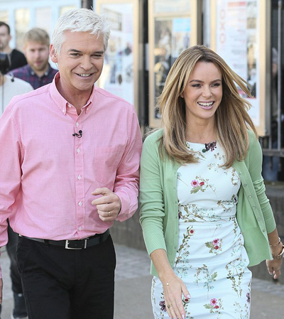 粉色當(dāng)?shù)?如果男友穿騷粉你還會(huì)愛(ài)他嗎