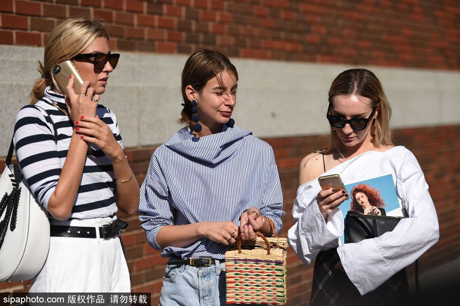 時(shí)尚新寵？明星和潮人都拎“菜籃子”出街了！（組圖）