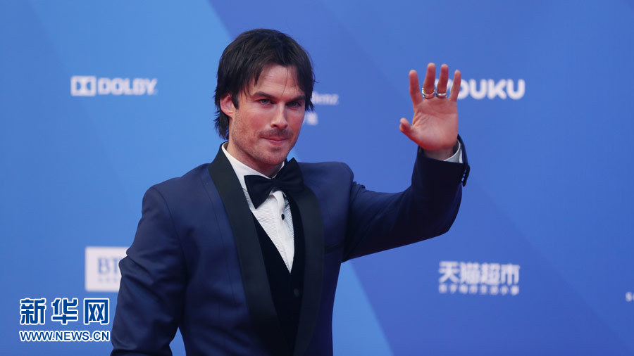 第七屆北京國(guó)際電影節(jié)開(kāi)幕 “達(dá)康書(shū)記”走紅毯（組圖）