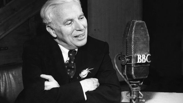 那些信誓旦旦的明星們?nèi)缃衲樢淮蚰[了