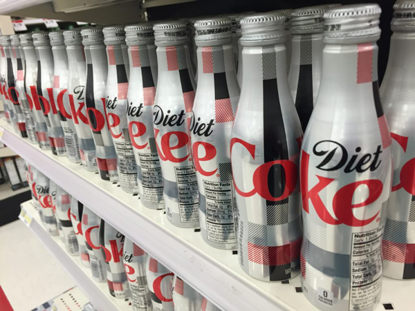 無(wú)糖飲料沒你想的健康 或增加中風(fēng)癡呆風(fēng)險(xiǎn)