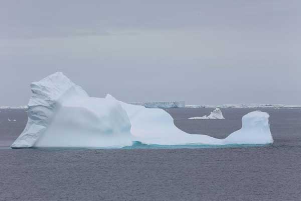 為解決飲用水短缺，阿聯(lián)酋欲從南極拖冰山