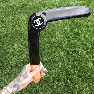 香奈兒奢侈回旋鏢惹怒澳大利亞土著，被指侮辱文化傳統(tǒng)