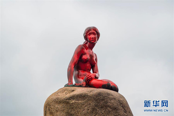 抗議捕鯨，丹麥小美人魚雕像被噴紅漆