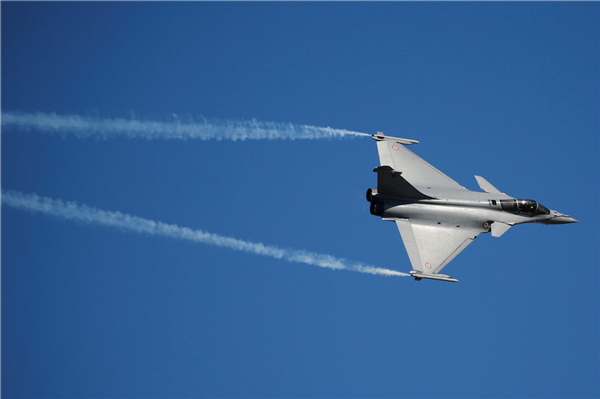 國際航天盛會開幕：中國新型隱形戰(zhàn)斗機(jī)FC-31首次亮相巴黎