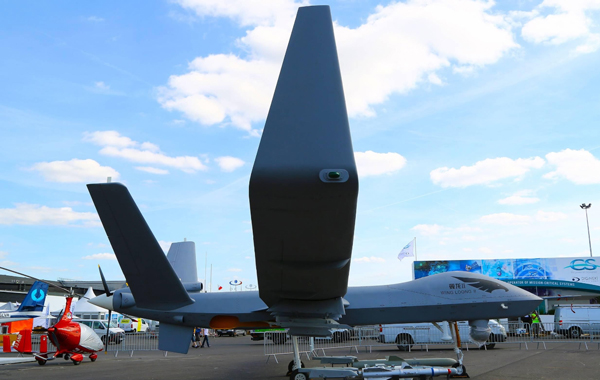 國際航天盛會開幕：中國新型隱形戰(zhàn)斗機(jī)FC-31首次亮相巴黎