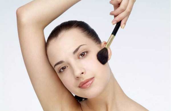 考前化化妝 成績會(huì)更好?