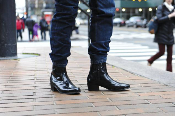 和增高鞋墊說拜拜，高跟鞋回歸男士時尚