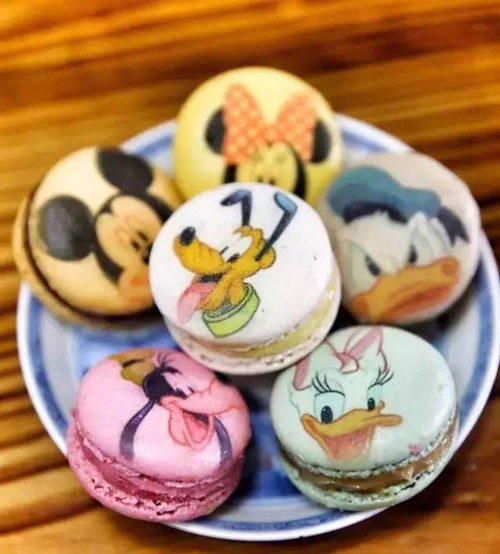 上海迪士尼游客愛(ài)上超大火雞腿 迪士尼熱門(mén)美食盤(pán)點(diǎn)(組圖)