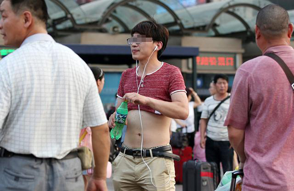 老外在中國:“北京比基尼”真的不酷