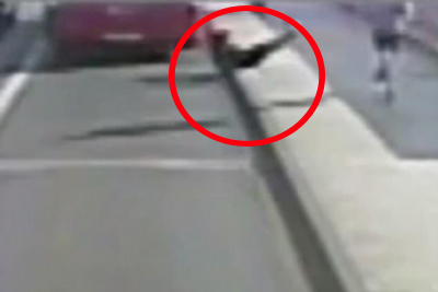 驚險！英女子被慢跑者撞倒險些喪命 司機緊急轉向避免悲劇