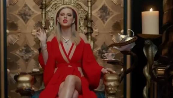 霉霉新歌MV懟遍新仇舊恨，“鉆石洗澡水”價值不菲