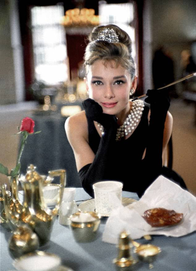 盤點(diǎn)：世界上最昂貴的名人禮服，有多貴就有多美?。ńM圖）