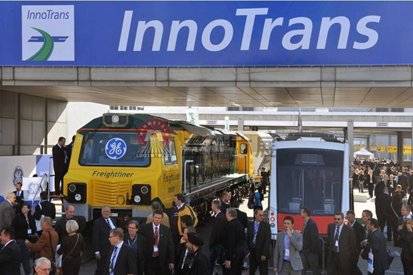 德國男子目擊車禍“見死不救”還圍觀拍視頻！