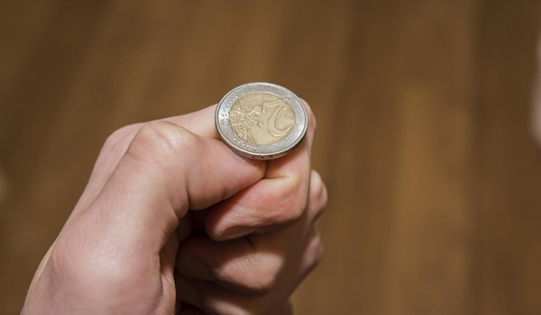 不會演戲的經(jīng)濟學(xué)家不是好股神，這位新晉諾獎得主有點意思