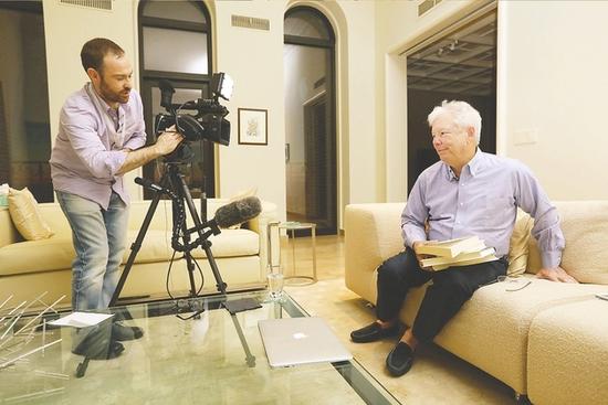 不會演戲的經(jīng)濟學(xué)家不是好股神，這位新晉諾獎得主有點意思