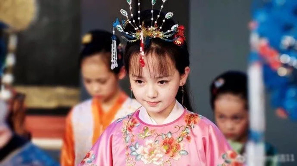 小戲骨版《紅樓夢(mèng)》演技炸裂，眼角眉梢都是戲，哪個(gè)萌娃最得你心？