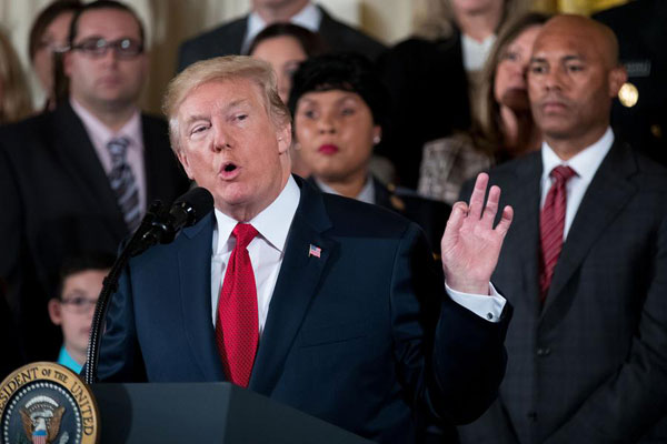 這是真的！“假新聞”獲選柯林斯詞典2017年度詞匯