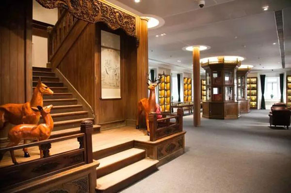 習(xí)近平特朗普同游故宮！那些讓特朗普驚嘆的殿、樓、齋，用英文怎么說(shuō)？