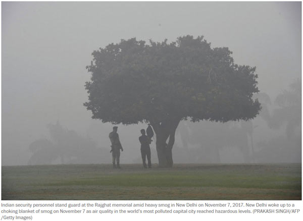 德里受霧霾重?fù)?連抗霾直升機(jī)也被打敗