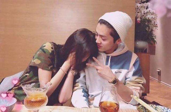 雙語盤點：2017年發(fā)糖的名人CP，你覺得哪一對最甜？