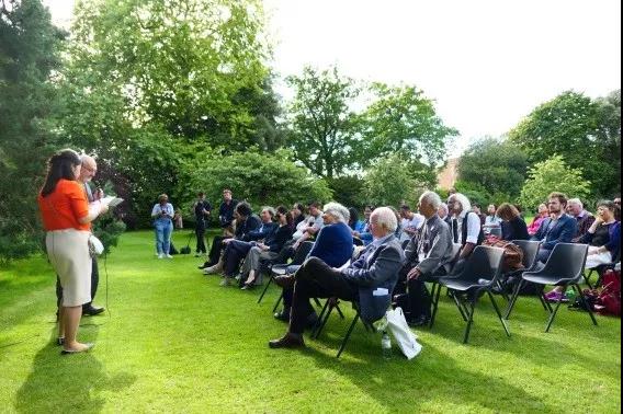 五百年來首次！劍橋大學國王學院合唱團發(fā)布中文歌曲，這兩首歌是……